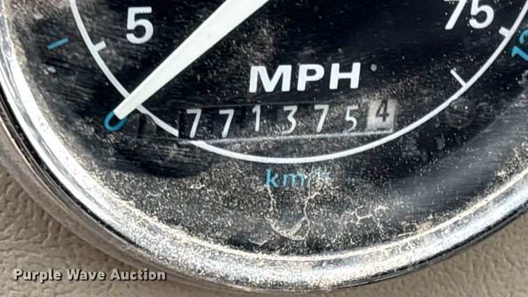 image for item EV2653 1991 Ford LTA9000 dump truck