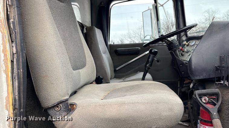 image for item EV2653 1991 Ford LTA9000 dump truck