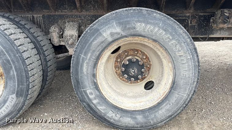 image for item EV2653 1991 Ford LTA9000 dump truck