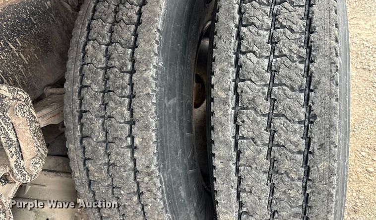 image for item EV2653 1991 Ford LTA9000 dump truck