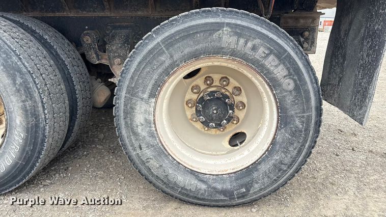 image for item EV2653 1991 Ford LTA9000 dump truck