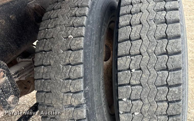 image for item EV2653 1991 Ford LTA9000 dump truck