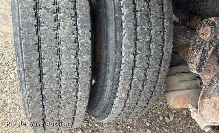 image for item EV2653 1991 Ford LTA9000 dump truck