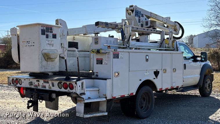 image for item EV3292 2016 Ford F550 Super Duty XL bucket truck