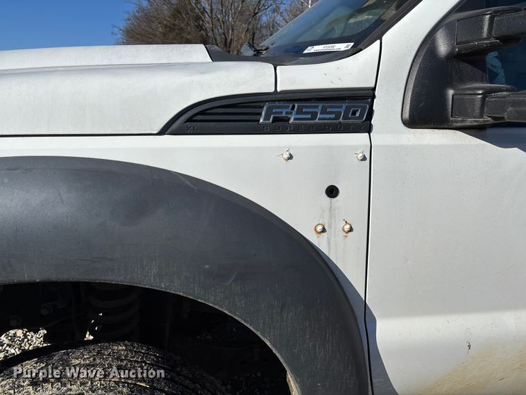 image for item EV3292 2016 Ford F550 Super Duty XL bucket truck