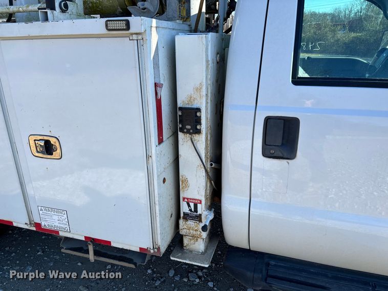 image for item EV3292 2016 Ford F550 Super Duty XL bucket truck