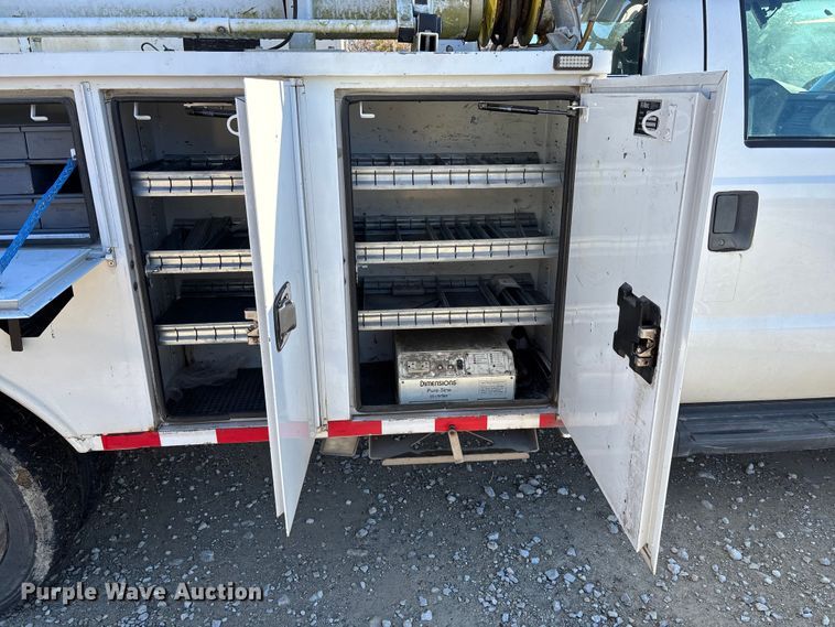 image for item EV3292 2016 Ford F550 Super Duty XL bucket truck