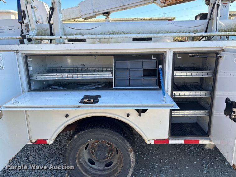 image for item EV3292 2016 Ford F550 Super Duty XL bucket truck