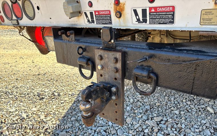 image for item EV3292 2016 Ford F550 Super Duty XL bucket truck