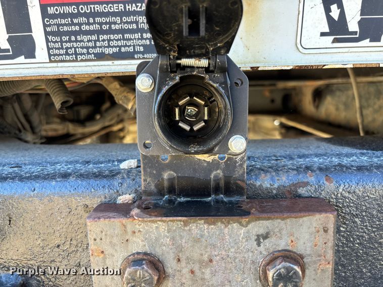 image for item EV3292 2016 Ford F550 Super Duty XL bucket truck