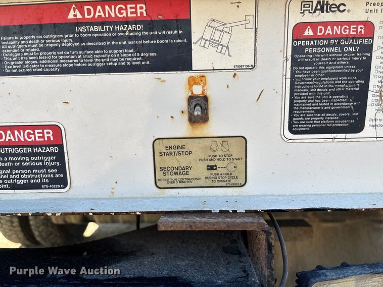 image for item EV3292 2016 Ford F550 Super Duty XL bucket truck