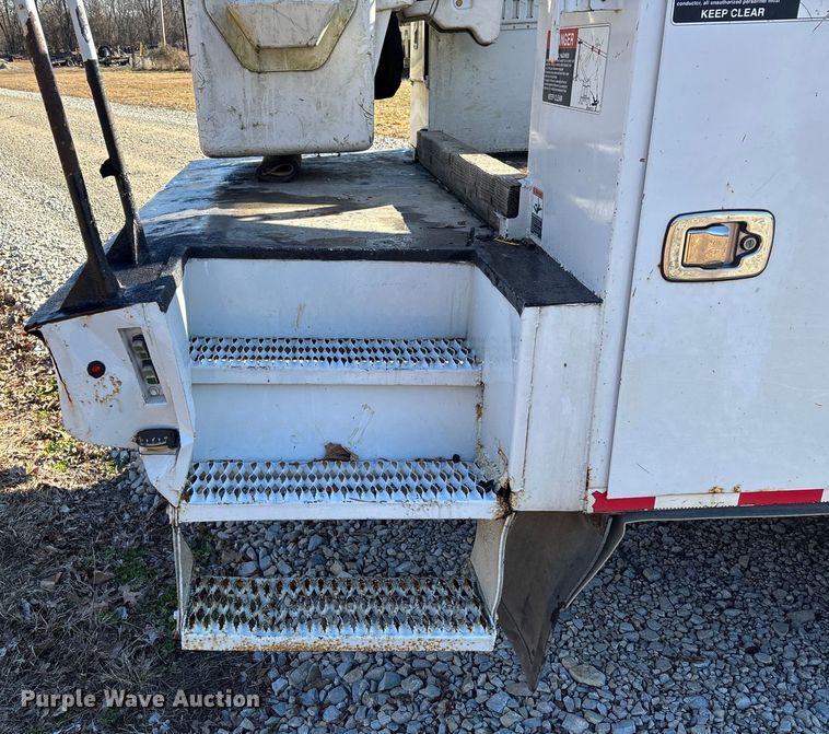 image for item EV3292 2016 Ford F550 Super Duty XL bucket truck