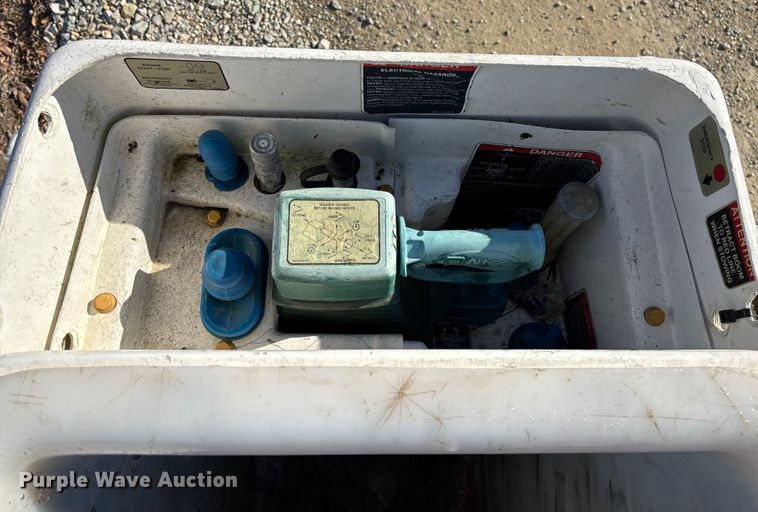 image for item EV3292 2016 Ford F550 Super Duty XL bucket truck