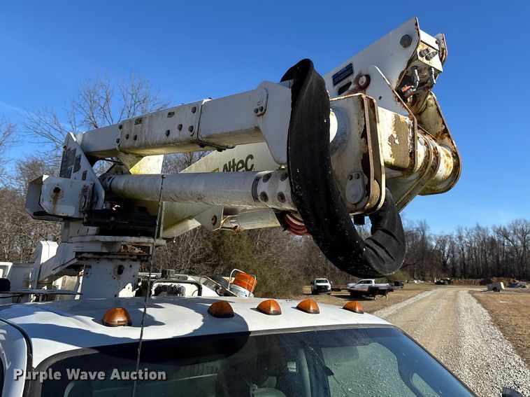 image for item EV3292 2016 Ford F550 Super Duty XL bucket truck