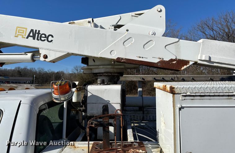 image for item EV3292 2016 Ford F550 Super Duty XL bucket truck