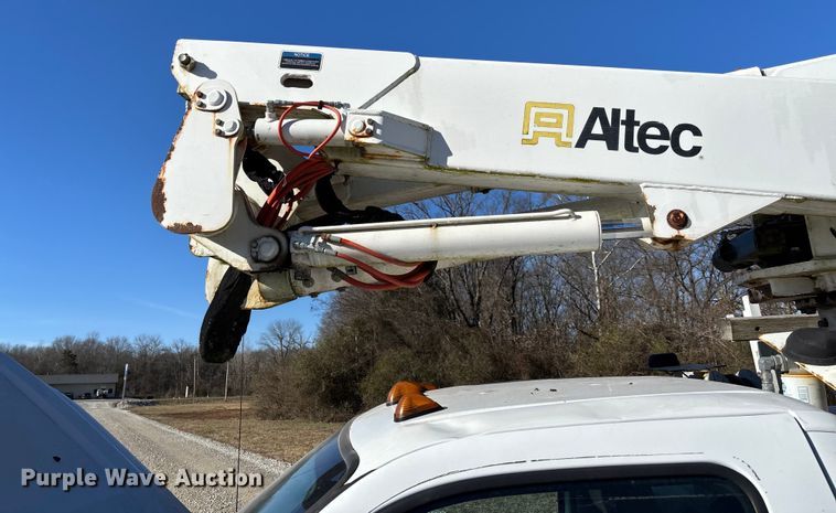 image for item EV3292 2016 Ford F550 Super Duty XL bucket truck