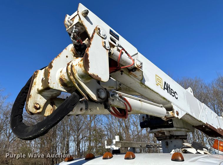 image for item EV3292 2016 Ford F550 Super Duty XL bucket truck