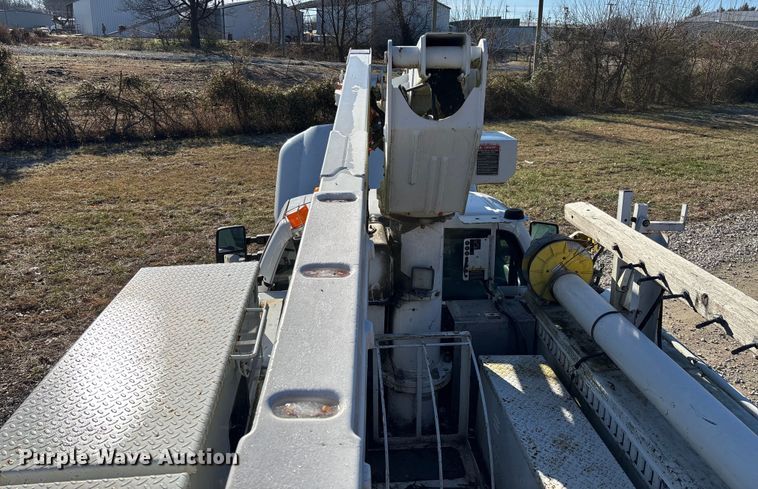 image for item EV3292 2016 Ford F550 Super Duty XL bucket truck