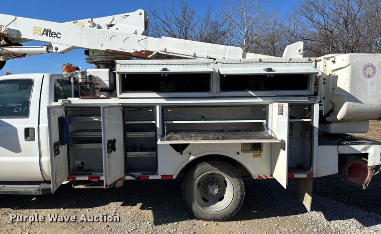 image for item EV3292 2016 Ford F550 Super Duty XL bucket truck