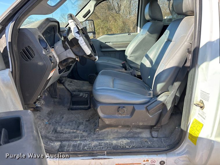 image for item EV3292 2016 Ford F550 Super Duty XL bucket truck