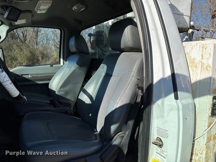 image for item EV3292 2016 Ford F550 Super Duty XL bucket truck