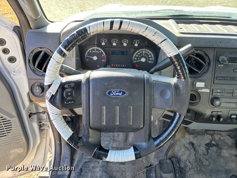 image for item EV3292 2016 Ford F550 Super Duty XL bucket truck