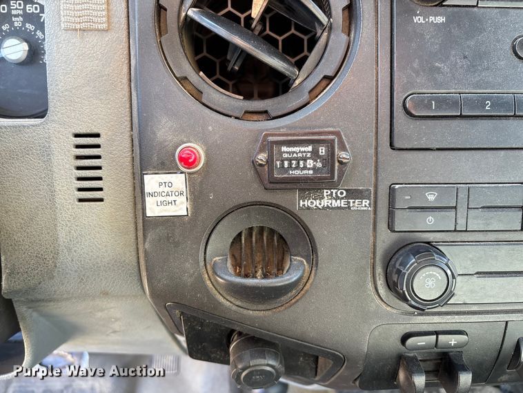 image for item EV3292 2016 Ford F550 Super Duty XL bucket truck