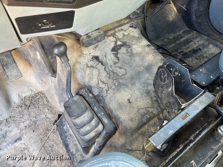 image for item EV3292 2016 Ford F550 Super Duty XL bucket truck