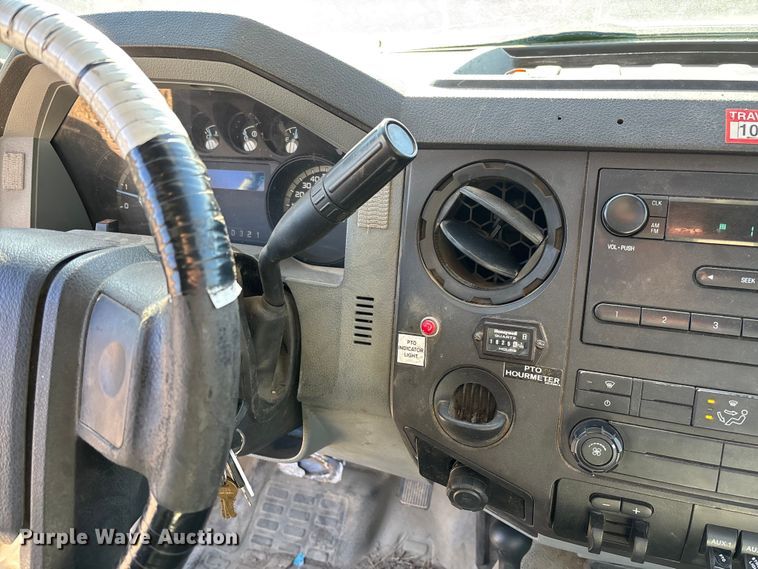 image for item EV3292 2016 Ford F550 Super Duty XL bucket truck