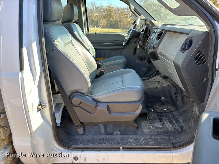 image for item EV3292 2016 Ford F550 Super Duty XL bucket truck