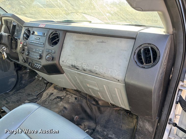 image for item EV3292 2016 Ford F550 Super Duty XL bucket truck