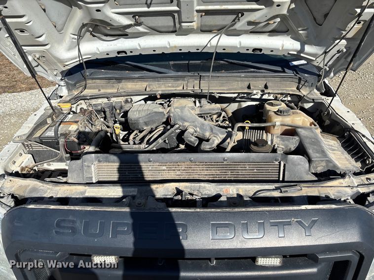 image for item EV3292 2016 Ford F550 Super Duty XL bucket truck