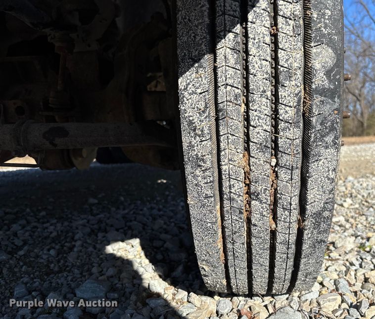 image for item EV3292 2016 Ford F550 Super Duty XL bucket truck