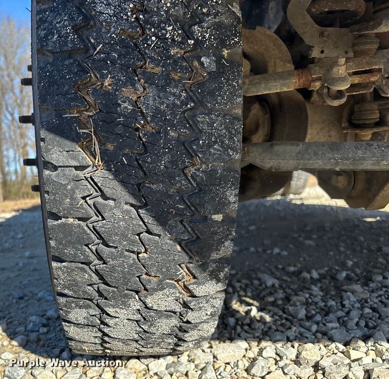 image for item EV3292 2016 Ford F550 Super Duty XL bucket truck