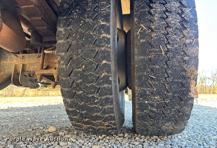 image for item EV3292 2016 Ford F550 Super Duty XL bucket truck