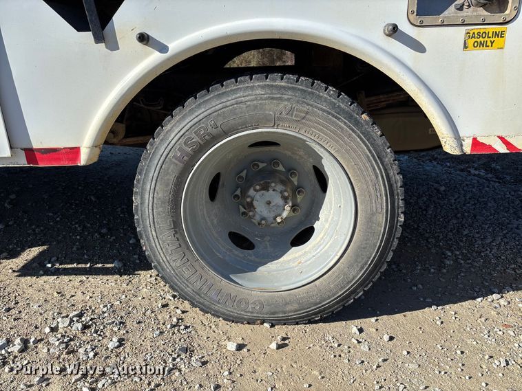 image for item EV3292 2016 Ford F550 Super Duty XL bucket truck