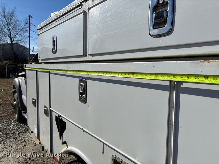 image for item EV3292 2016 Ford F550 Super Duty XL bucket truck