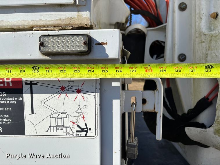 image for item EV3292 2016 Ford F550 Super Duty XL bucket truck