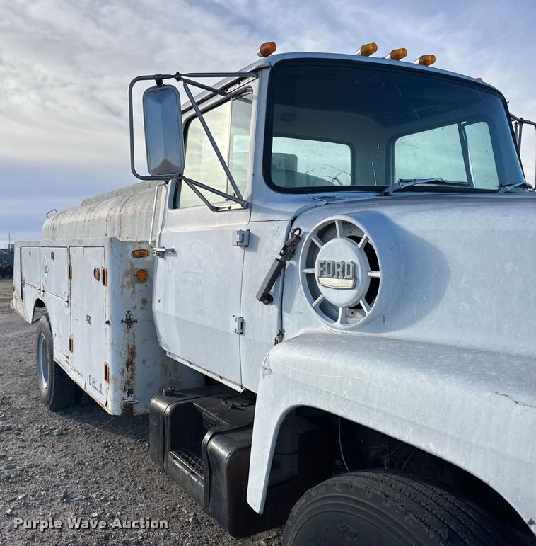 image for item FB0547 1976 Ford 800 fuel truck