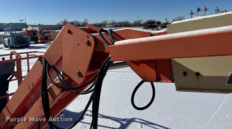 image for item FB0650 1998 JLG 600AJ boom lift