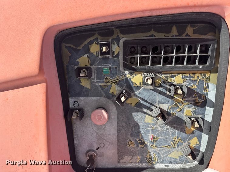 image for item FB0650 1998 JLG 600AJ boom lift