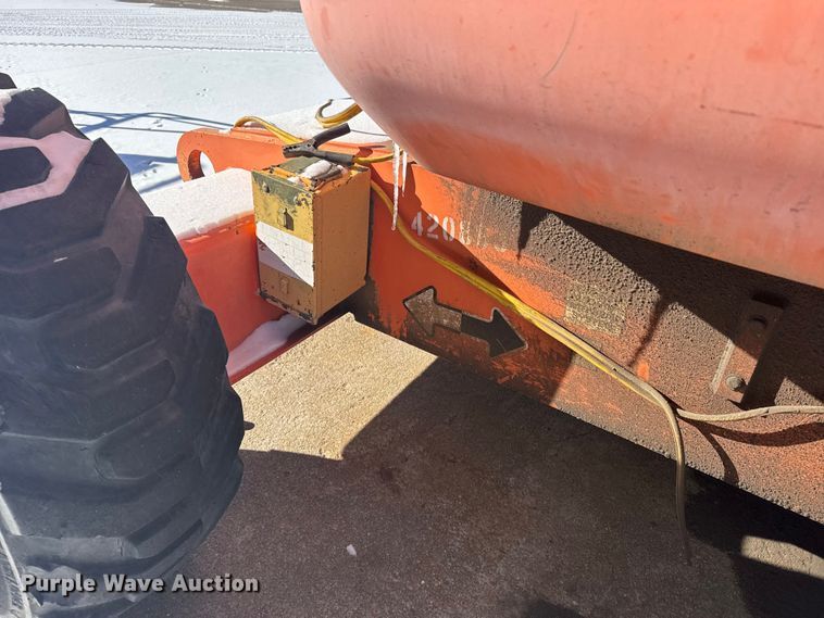 image for item FB0650 1998 JLG 600AJ boom lift