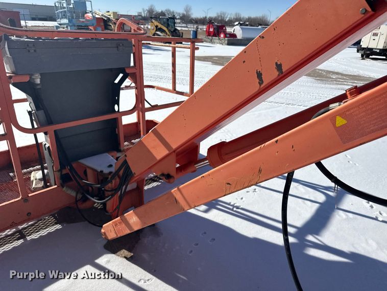 image for item FB0650 1998 JLG 600AJ boom lift