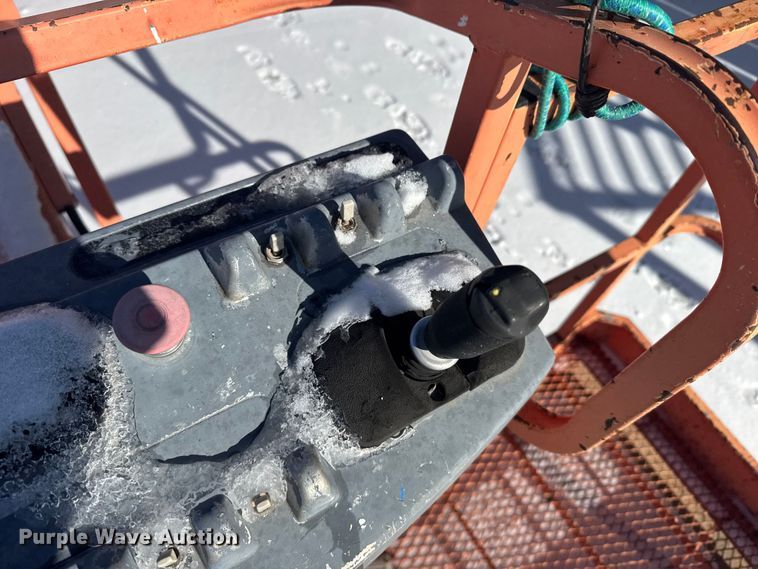 image for item FB0650 1998 JLG 600AJ boom lift