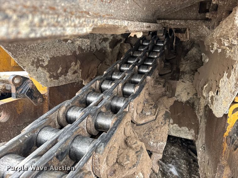 image for item FB0653 2005 Vermeer T655 commander 2 trencher