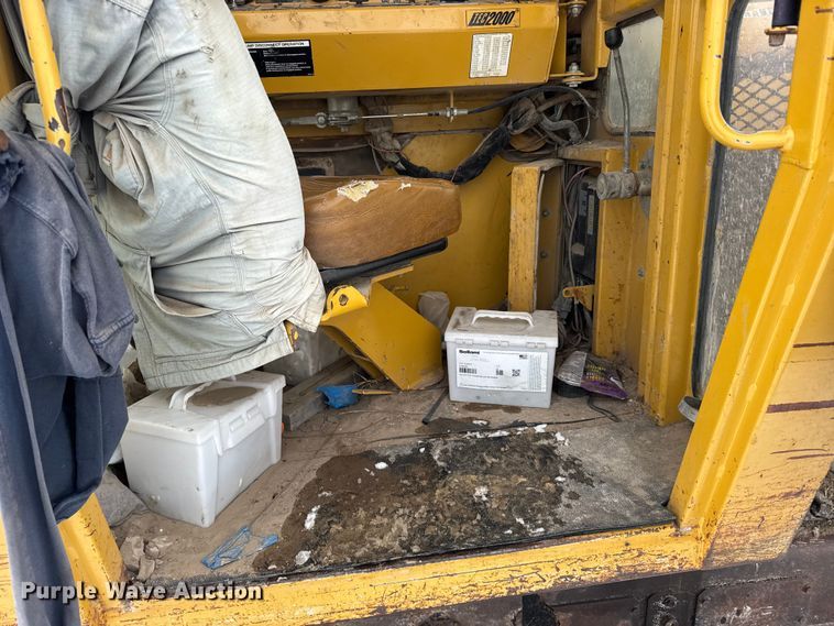 image for item FB0653 2005 Vermeer T655 commander 2 trencher