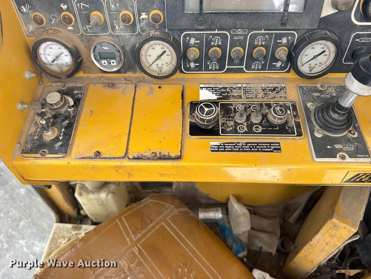 image for item FB0653 2005 Vermeer T655 commander 2 trencher