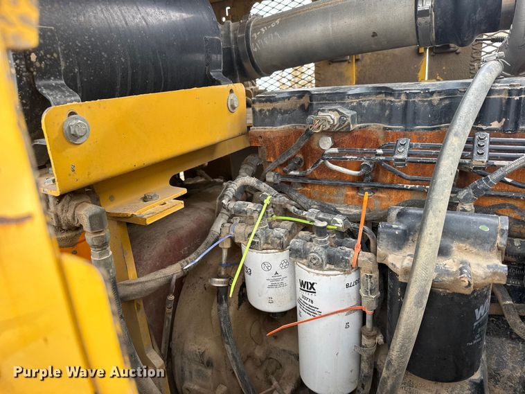 image for item FB0653 2005 Vermeer T655 commander 2 trencher