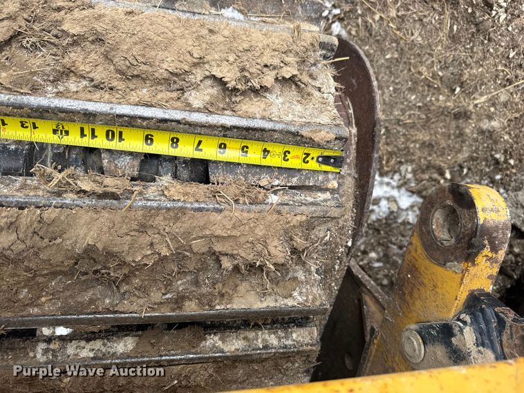 image for item FB0653 2005 Vermeer T655 commander 2 trencher