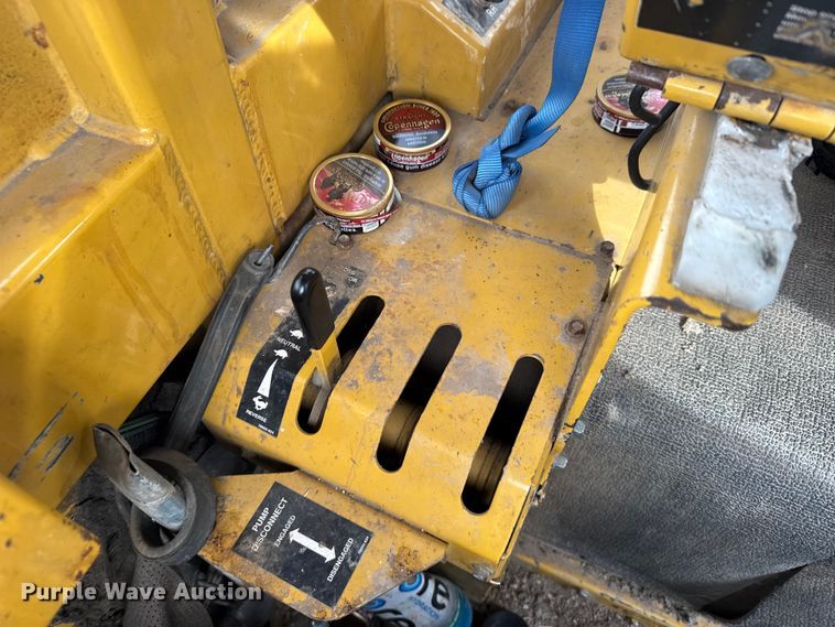 image for item FB0655 2001 Vermeer T758TR trencher